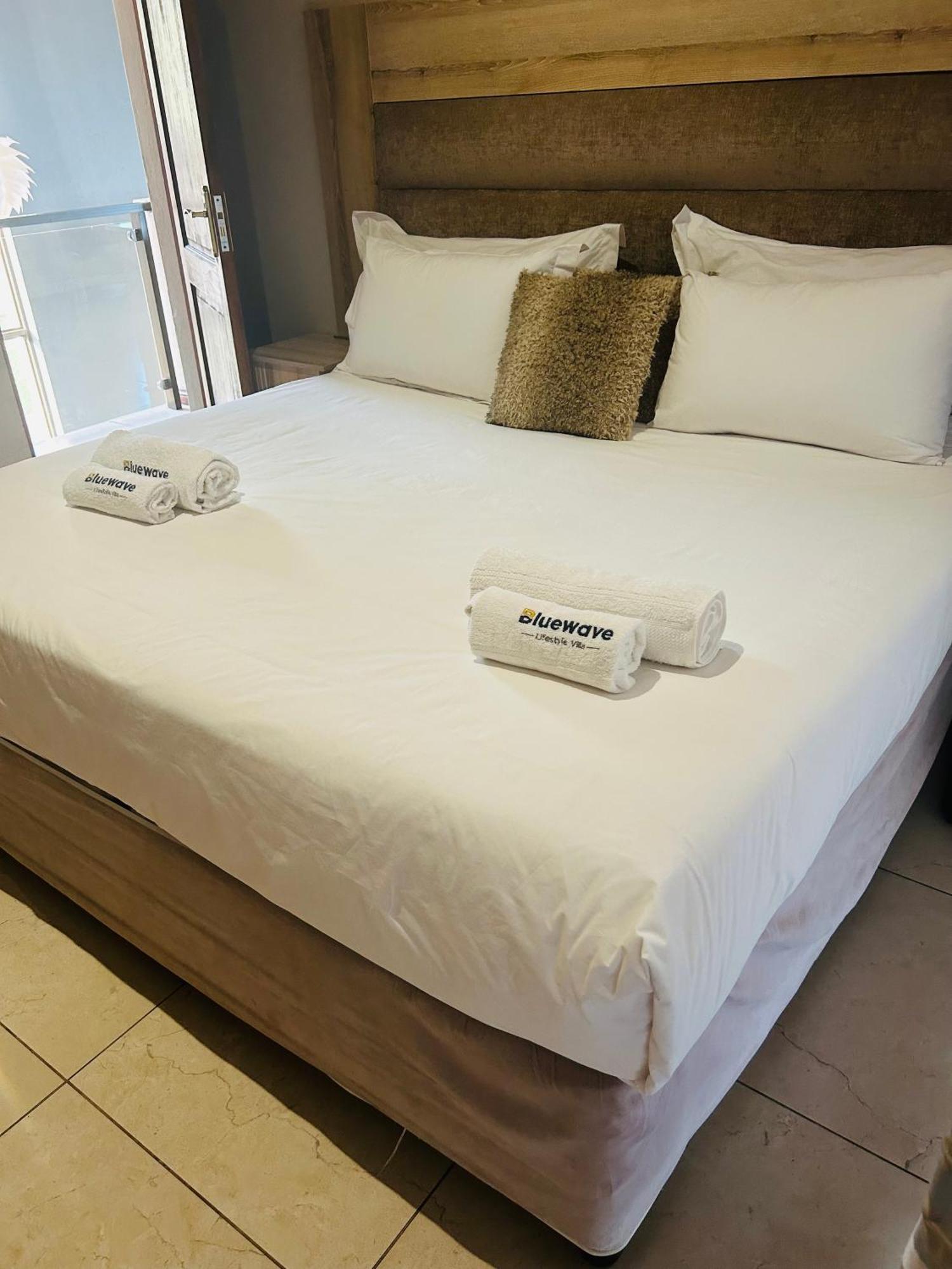 Bluewave Lifestyle Villa Hartbeespoort Exteriör bild