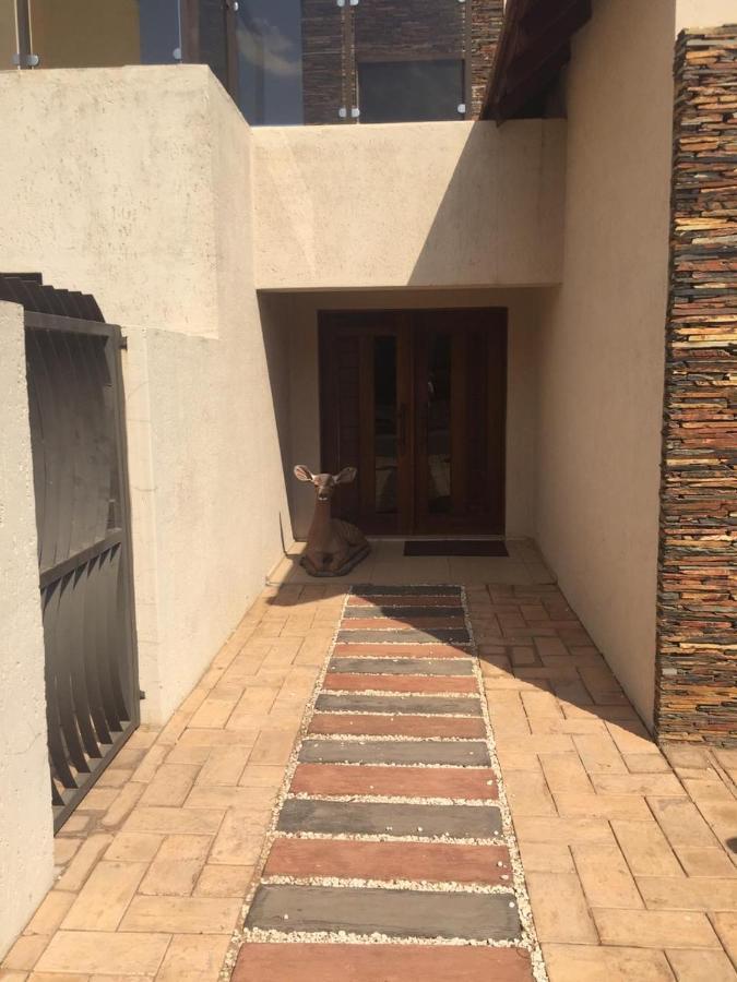 Bluewave Lifestyle Villa Hartbeespoort Exteriör bild