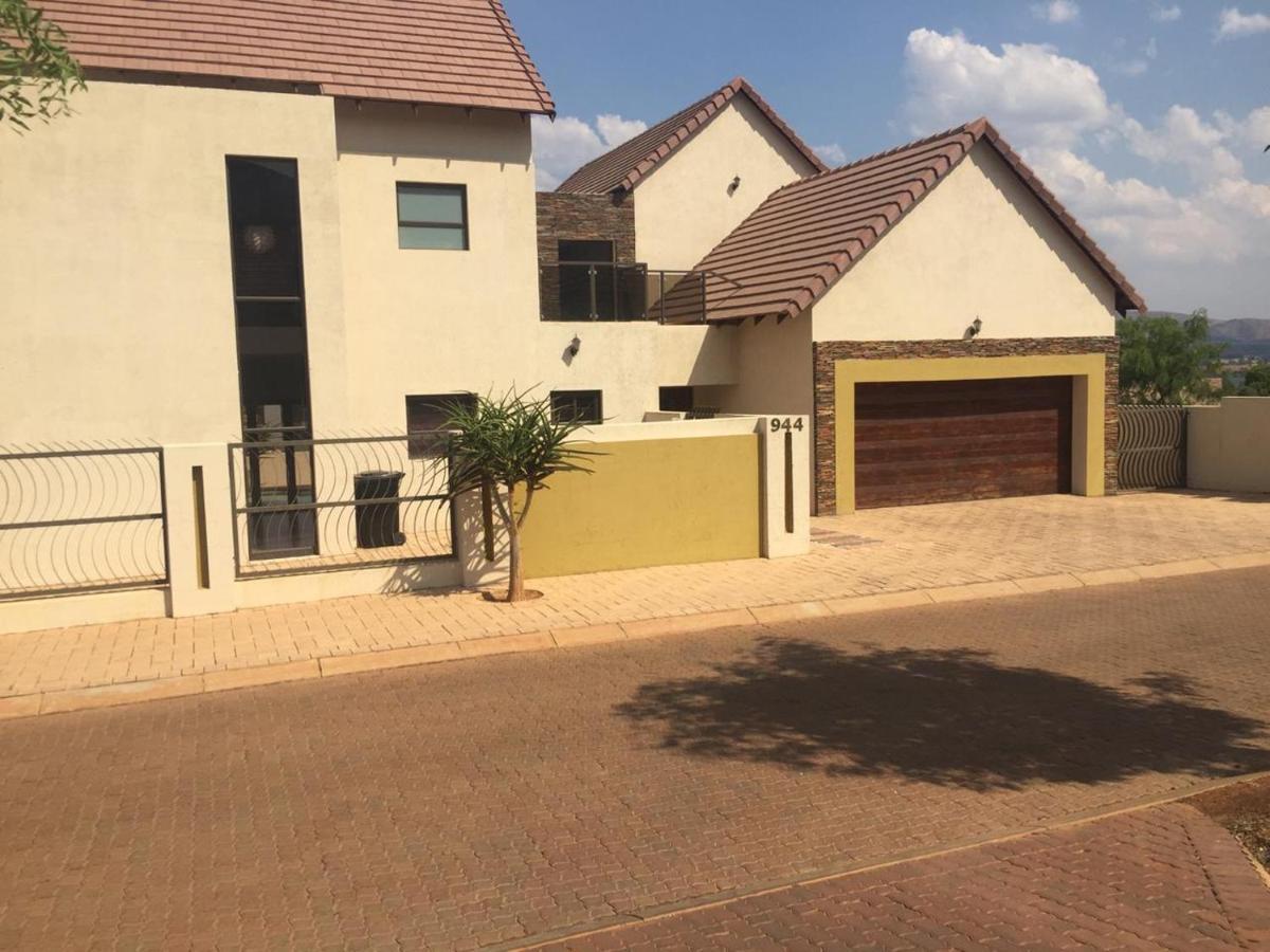 Bluewave Lifestyle Villa Hartbeespoort Exteriör bild